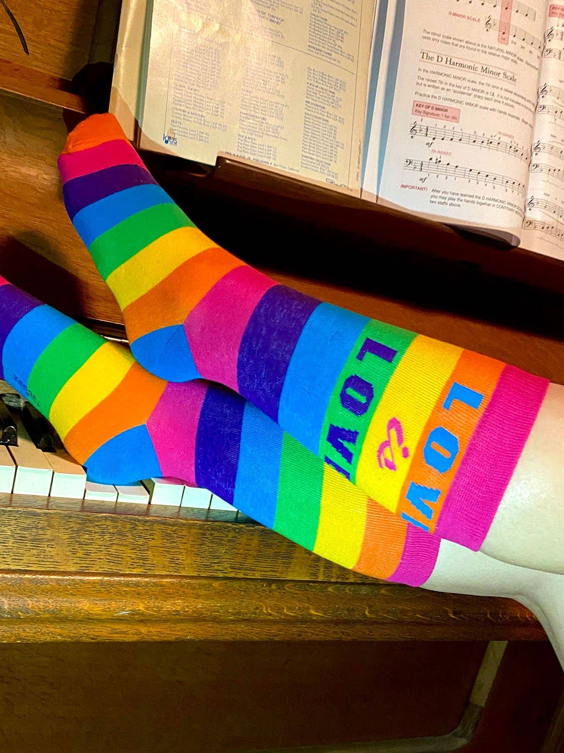 Fabdaz - LOVE is LOVE Women's Crew Socks